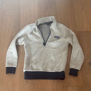 Patagonia Women's Cream and Black Zip-Up